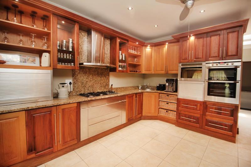 5 Bedroom Property for Sale in Linkside Western Cape